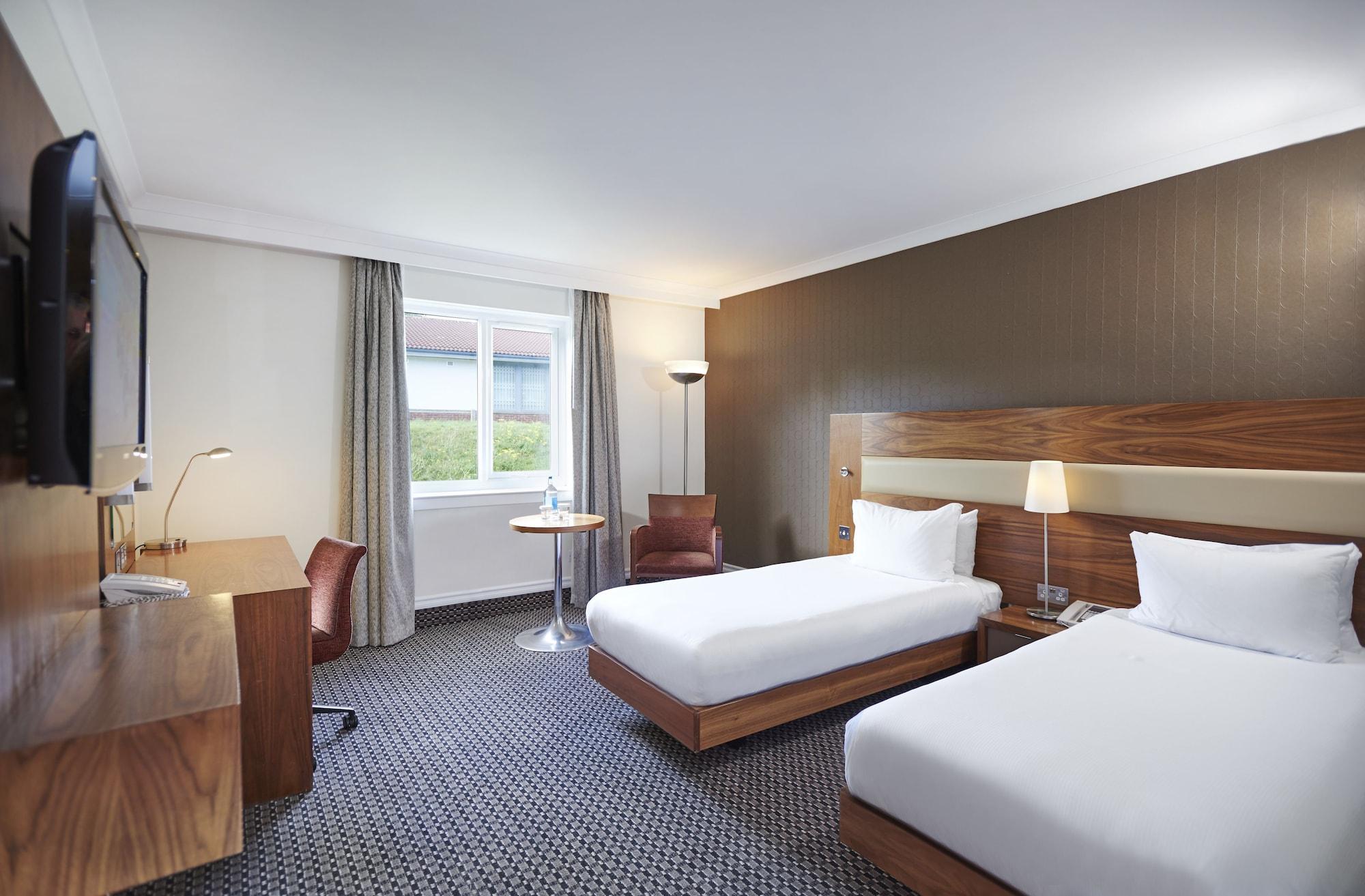 Doubletree By Hilton Bristol North Hotel Almondsbury Room photo