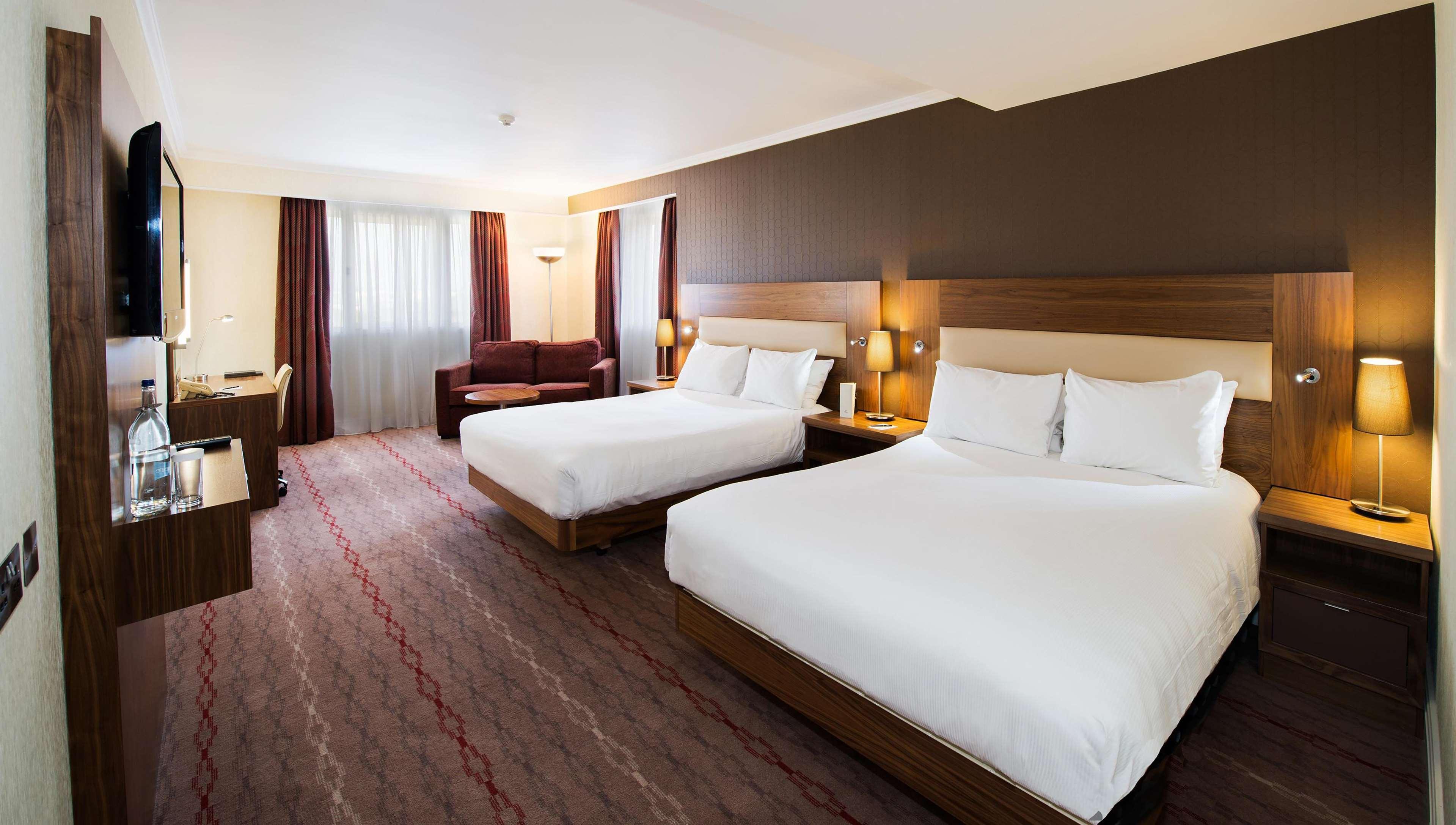 Doubletree By Hilton Bristol North Hotel Almondsbury Room photo