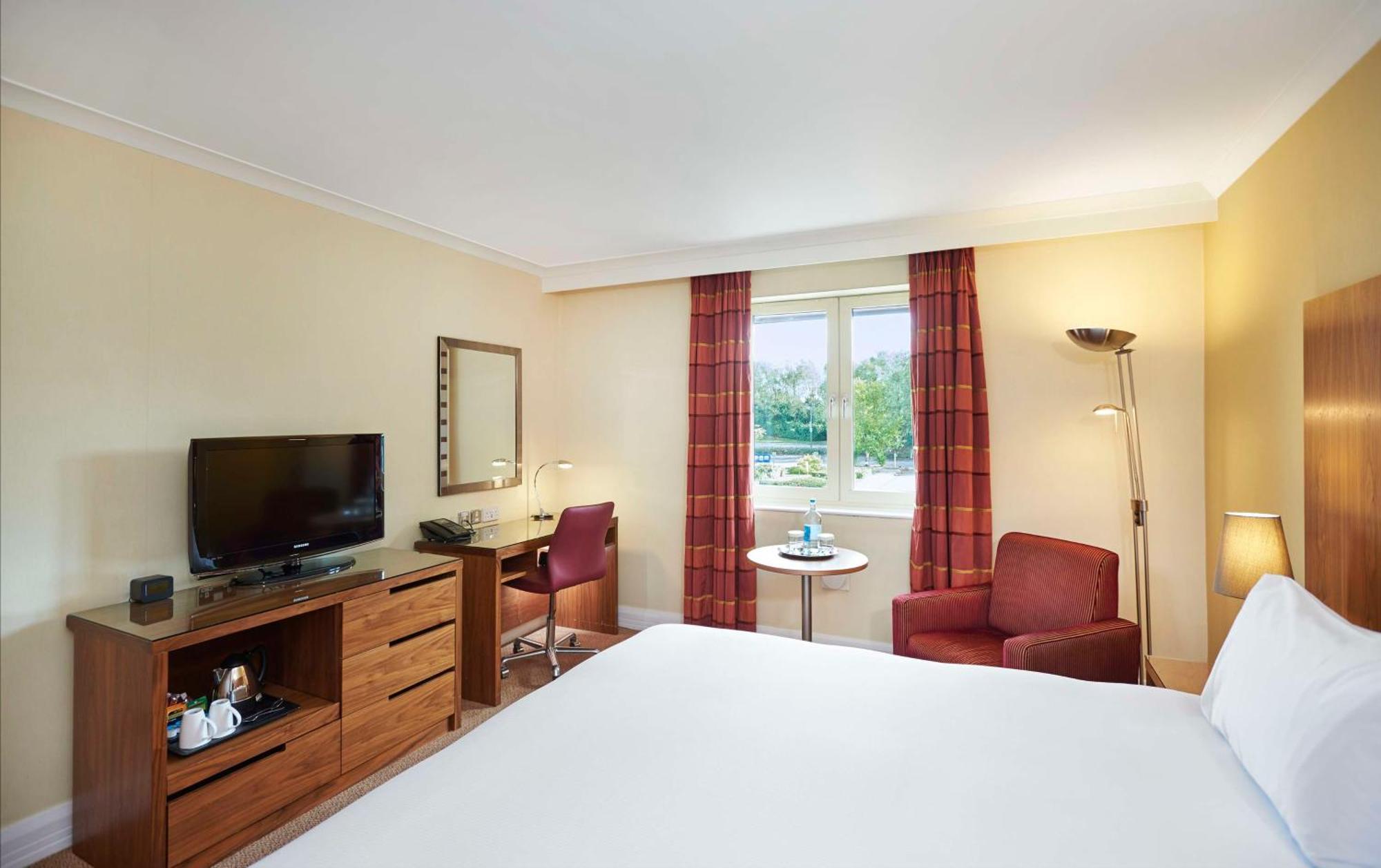 Doubletree By Hilton Bristol North Hotel Almondsbury Exterior photo